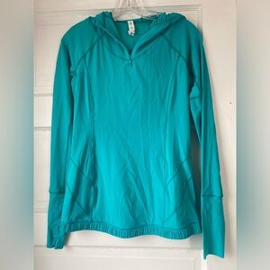 Lululemon stretchy lightweight long sleeve 1/4 zip hooded with thumb holes